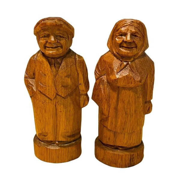 HANDMADE Carved Wood Salt Pepper Shakers Man Woman St Jean Port Joli 4.75'' Flaw - Picture 1 of 16